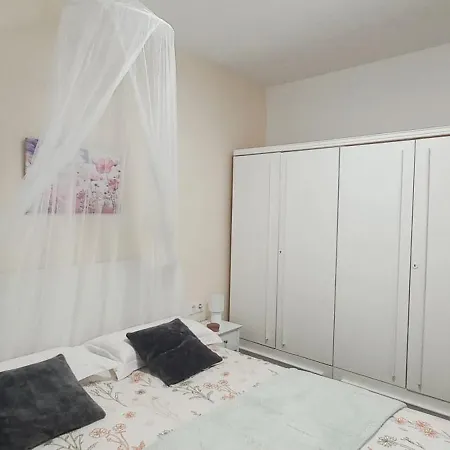 Cozy And Sunny Penthouse Fira Bcn Apartment *