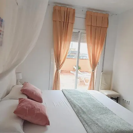 Cozy And Sunny Penthouse Fira Bcn Apartment L'Hospitalet de Llobregat