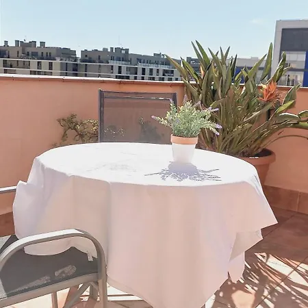 Cozy And Sunny Penthouse Fira Bcn * L'Hospitalet de Llobregat