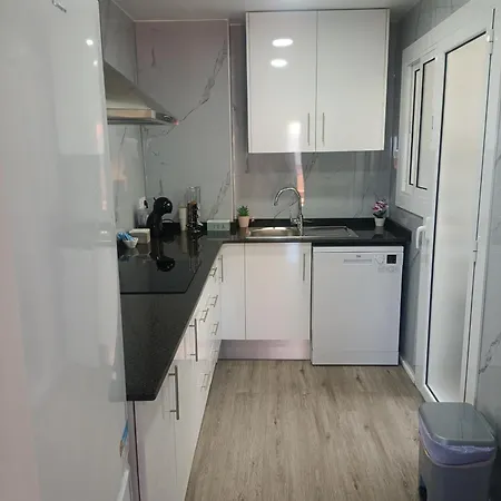Cozy And Sunny Penthouse Fira Bcn Apartment L'Hospitalet de Llobregat